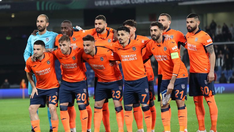 Basaksehir - đội bóng mặc áo màu cam nổi tiếng ở Thổ Nhĩ Kỳ