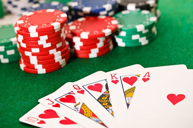 Một ván game sẽ được thực hiện theo luật thông qua bốn vòng cược