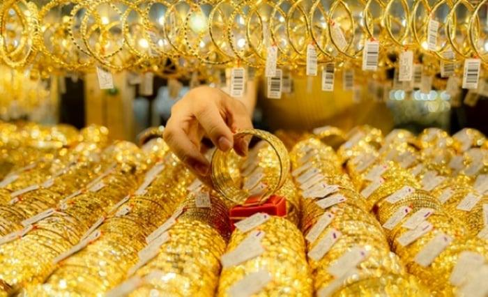 Mơ thấy người khác tặng mình vàng