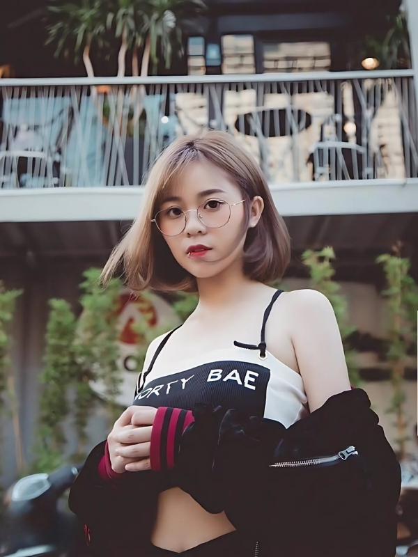 Misthy sexy áo quây khoe dáng nuột nà