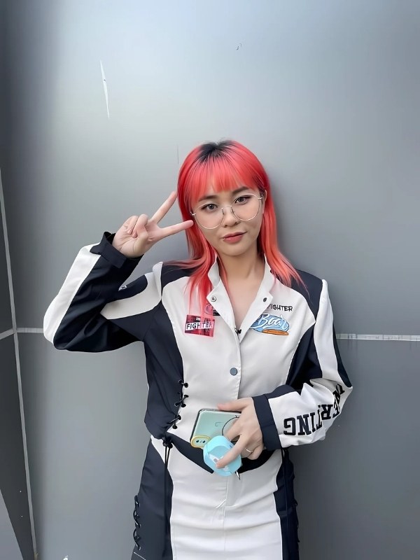 Misthy sexy bước đi tự tin cực cá tính