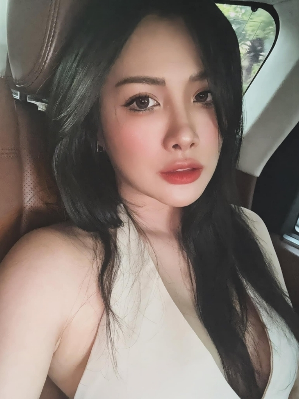 Close-up nét đẹp sắc sảo
