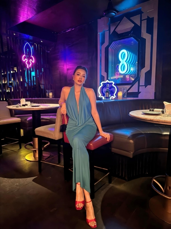 Nổi bật giữa quán bar sang trọng