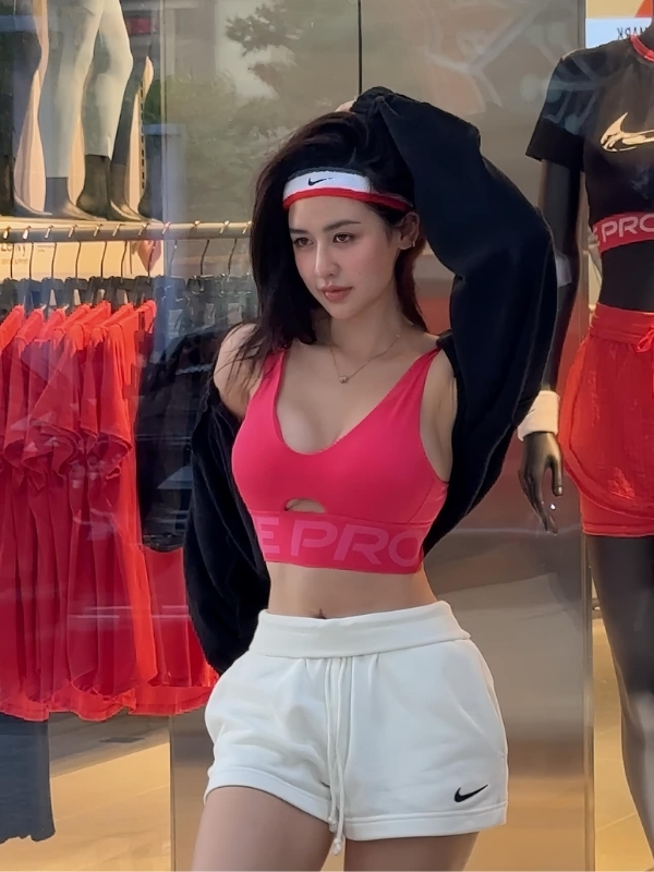 Áo croptop đỏ rực quyến rũ