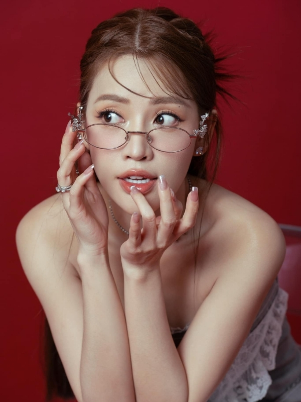 Ánh nhìn ngọt ngào và sâu