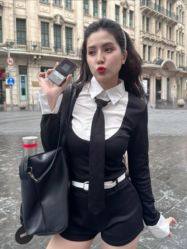 Cá tính với sơ mi - chân váy