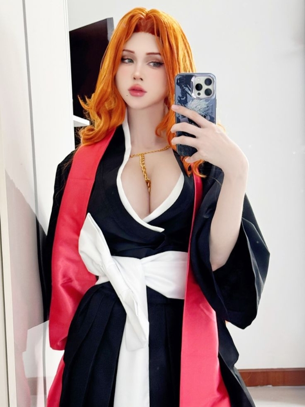 Bộ ảnh cosplay mạnh mẽ với khí chất chiến binh.