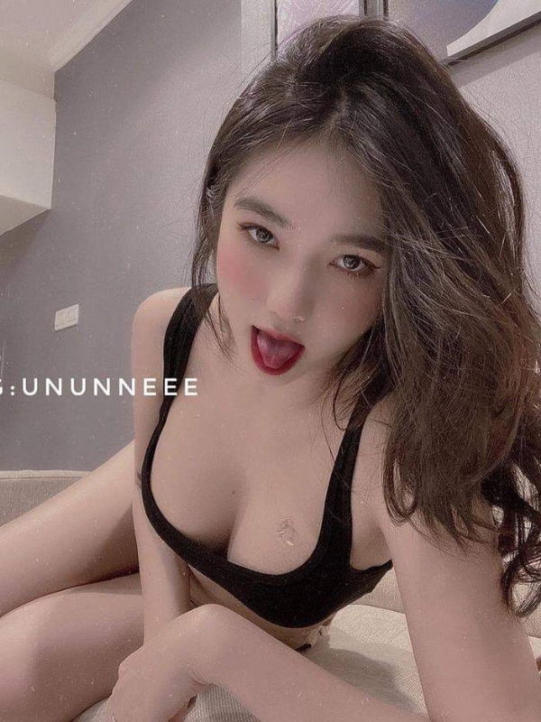 Vẻ đẹp gợi cảm cùng nụ cười ngọt ngào
