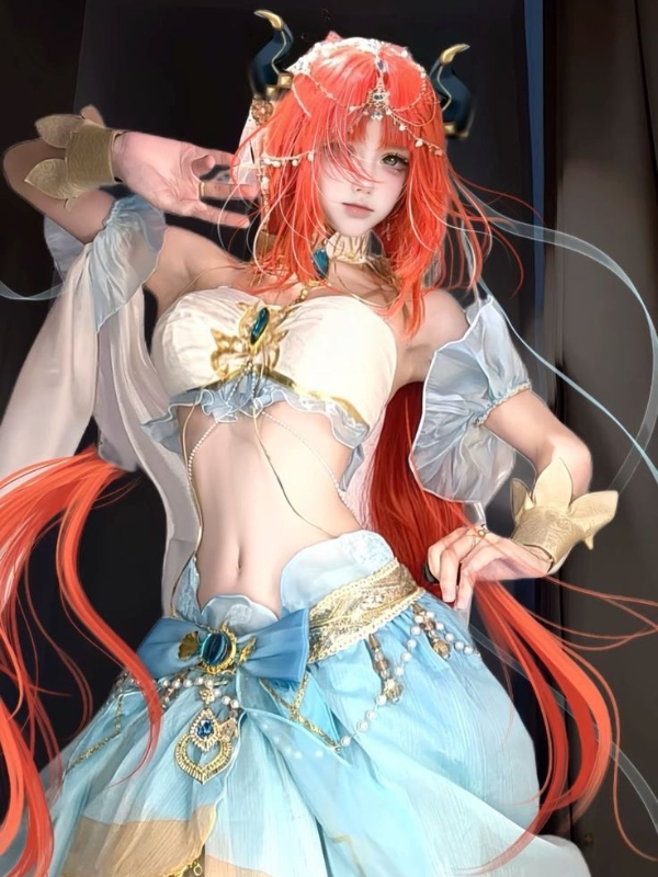 Vẻ đẹp quyền lực trong cosplay công chúa nóng bỏng