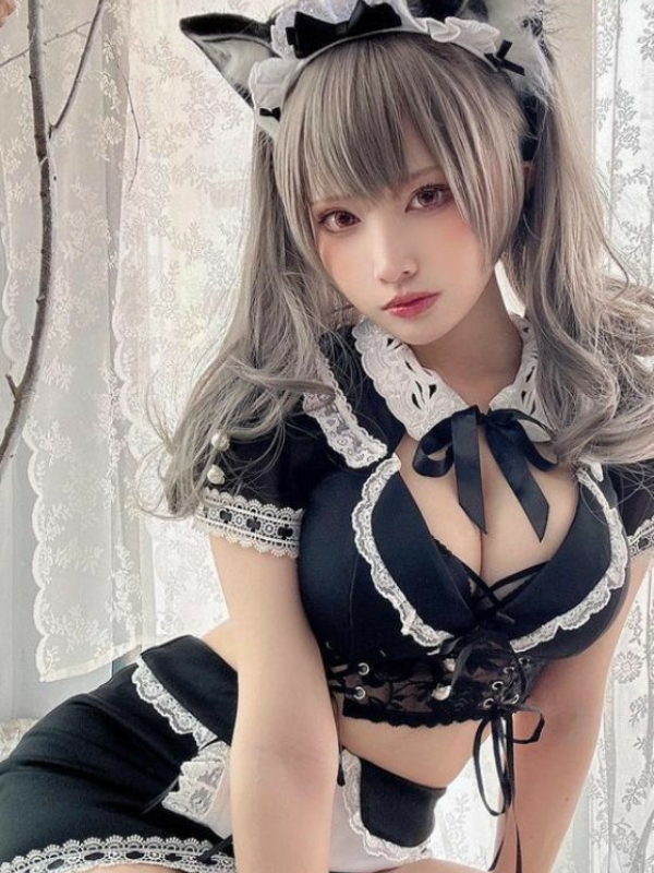 Vẻ đẹp sexy trong bộ maid cosplay cực gợi cảm