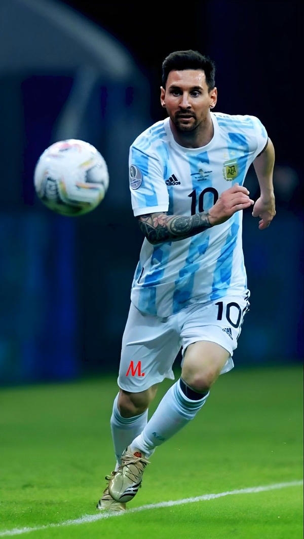 Messi tỏa sáng giữa sân cỏ