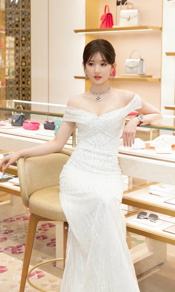 Hình ảnh xinh đẹp rất thanh thoát.